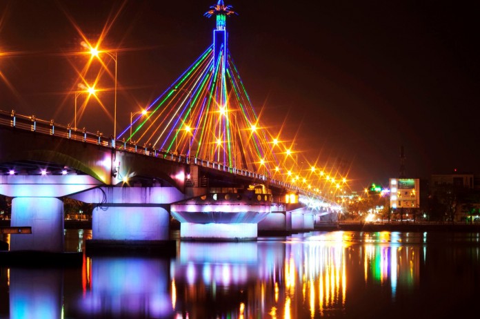 Da Nang cuts prices to draw tourists